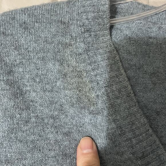 Neiman Marcus Sweater Mens XXL Blue 100% Cashmere V Neck Preppy STAIN Cutter - Picture 3 of 8